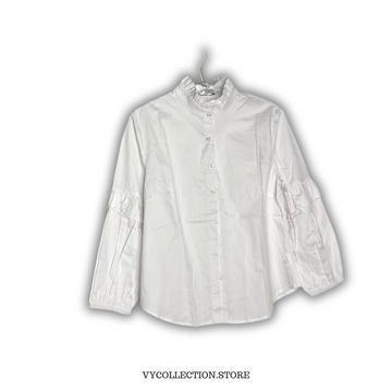 Chemise blanche au col roulé